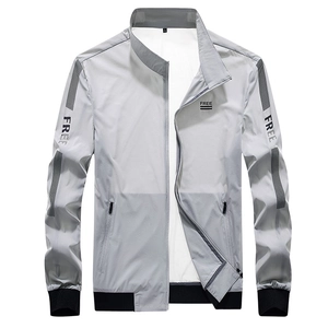 Veste de sport homme gris clair anti-UV avec imprimé FREE et poignets élastiques