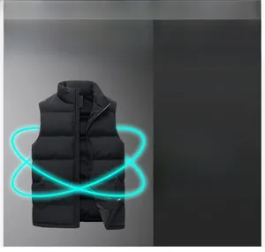 Détail du gilet rembourré noir avec col montant, motifs matelassés et poches zippées