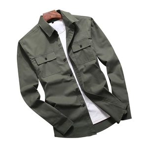 Camicia utility uomo in cotone verde militare a maniche lunghe con tasche sul petto con patta