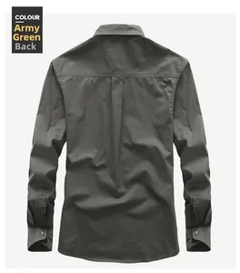 Vue détaillée du dos d'une chemise cargo homme à manches longues vert armée avec plis