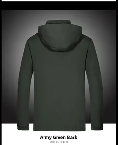 Rückansicht der armeegrünen Herren-Windjacke mit Kapuze aus leichtem Stoff