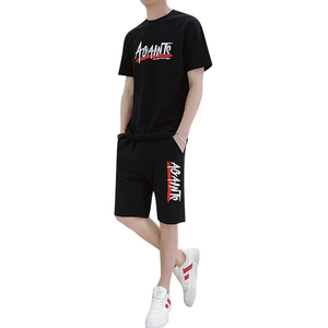 Ανδρικό καλοκαιρινό casual μαύρο σετ με T-shirt και σορτς σε στυλ street fashion
