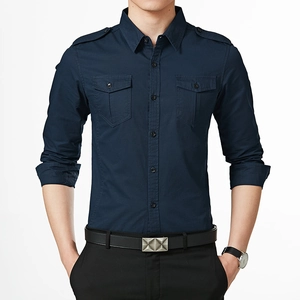 Chemise business bleue marine pour hommes coupe slim avec doubles poches à rabat