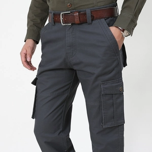 Pantalon cargo gris foncé pour hommes avec poches latérales à rabat et coupe droite décontractée
