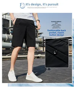 Vue détaillée du short d'été pour hommes avec poche arrière boutonnée classique