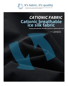 Vue détaillée du tissu en soie glacée noire respirante avec une texture infroissable