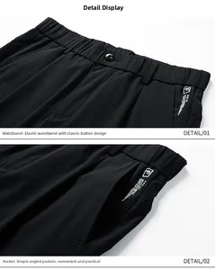 Détail du short slim pour homme avec taille élastique, fermeture à bouton et poches