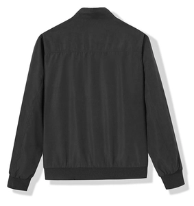 Rückansicht der schwarzen winddichten Jacke mit Rückennaht und Rippstrickbündchen