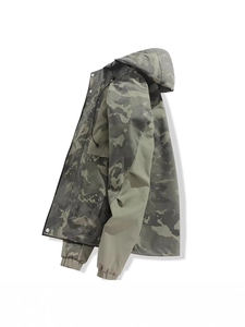 Mens hooded camouflage jacket in grey and olive green for outdoor sports and casual wear