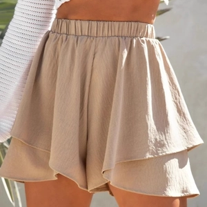 Khaki high-waist double-layer ruffled shorts for women with elastic waistband