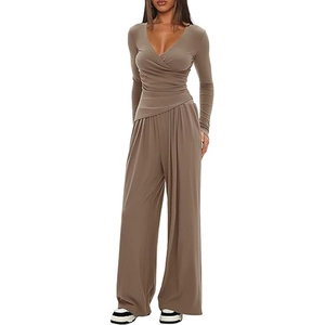 Conjunto de 2 piezas marrón moka con top cruzado de escote en V y pantalones de pata ancha