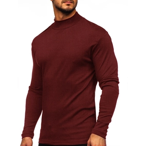 Dettaglio del tessuto della maglia uomo bordeaux a maniche lunghe con lupetto