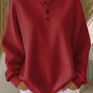 Top henley in maglia a nido d'ape rosso scuro con colletto a tre bottoni e vestibilità