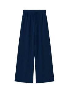 Détail du pantalon large bleu marine à taille haute avec tissu en maille côtelée fine