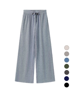 Détail de la taille haute élastique avec cordon sur le pantalon large côtelé décontracté