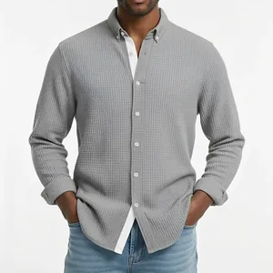 Camicia da uomo in maglia a nido d'ape grigia a maniche lunghe con abbottonatura bianca