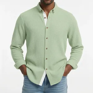 Camicia da uomo a maniche lunghe verde chiaro in tessuto a nido d'ape con colletto