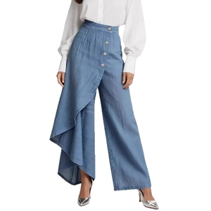 Pantalon large bleu clair taille haute avec imprimé denim et couches de volants asymétriques