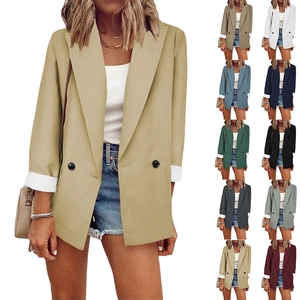 Casual blazer voor dames met dubbele knopenrij en contrasterende mouw omslagen