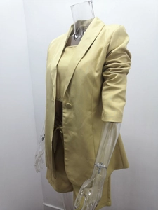 Set tre pezzi tinta unita con blazer gilet e pantaloncini a vita alta in verde lime chiaro