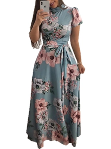 Kurzärmeliges hellblaues Maxikleid mit Blumendruck, Taillenband und A-Linie
