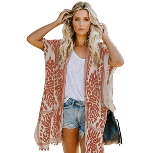 Gilet de plage bohème à imprimé brique rouge avec pompons pour les vacances d'été