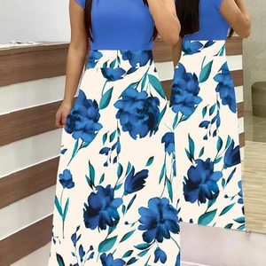 Robe longue femme bleu roi avec jupe florale crème pour un look décontracté élégant