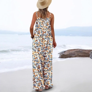 Sommerlicher Blumen-Jumpsuit mit weitem Bein und verstellbaren Trägern für den Strand