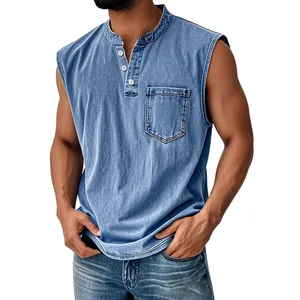 Camicia di jeans senza maniche da uomo con collo henley e taschino in lavaggio azzurro