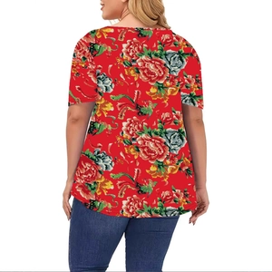 Camiseta de talla grande para mujer con estampado floral rojo y cuello redondo casual
