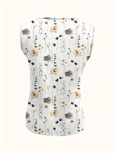 Détail du haut sans manches à col en V avec imprimé floral et boucle métallique chic