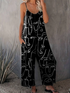 Detailansicht des weiten Beins und des Gesichtsprints auf diesem Sommer-Jumpsuit