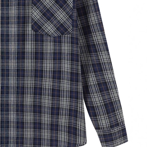 Klassisches blaues kariertes Langarmhemd mit Button-Down-Kragen und Brusttasche