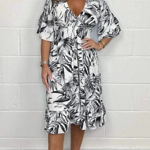 Summer casual V-neck maxi dress with black and white tropical leaf print and high waist