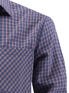 Detailansicht Herren-Businesshemd mit blauem Karomuster und diagonal geschnittener Tasche