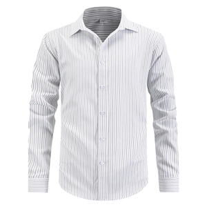 Chemise homme à manches longues blanche à fines rayures verticales noires et col polo