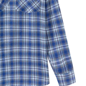 Chemise boutonnée à carreaux bleus pour hommes avec poche de poitrine et manches longues