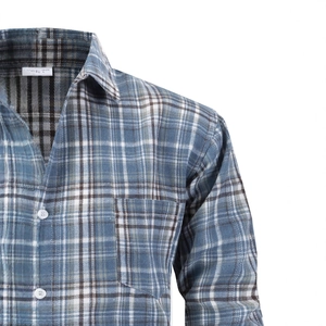 Herren-Flanellhemd in Blau und Grau mit Reverskragen und Brusttasche gestreift
