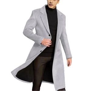 Manteau long en laine pour hommes gris clair avec col à revers et coupe ajustée élégante