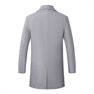 Vue arrière du manteau gris en laine à chevrons avec coupe classique et fente au dos