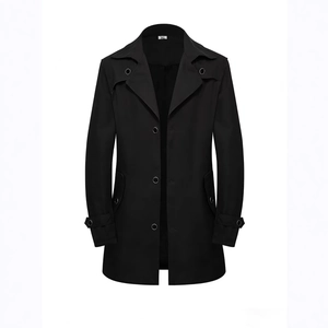 Trench-coat classique noir pour homme avec boutonnage simple et grandes poches à rabat