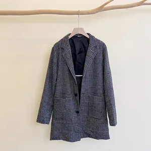 Classic houndstooth plaid jacket for men featuring a lapel collar and casual straight cut