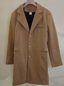Manteau classique en laine camel pour hommes avec revers à encoche et trois boutons