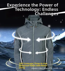 Dettaglio della giacca softshell tattica grigio scuro con fodera in pile e tessuto tecnico