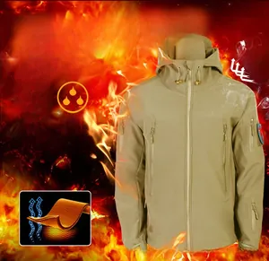 Giacca tattica in pelle di squalo con mappatura termica a infrarossi e calore extra