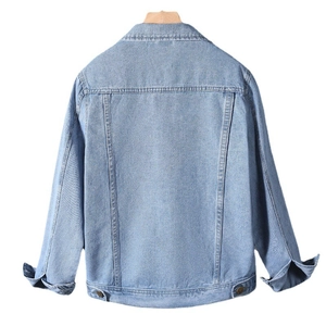 Veste en jean bleu clair pour hommes de style décontracté avec coutures au dos et coupe ample