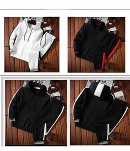 Trois couleurs de survêtements à capuche pour hommes avec rayures et poignets côtelés
