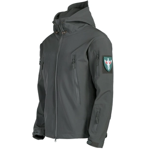 Giacca softshell tattica grigio scuro da uomo con cappuccio e toppa sul braccio sinistra