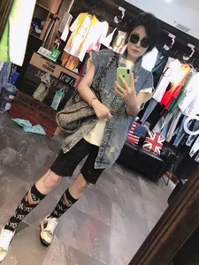 Damen Jeansweste Distressed Zerrissen Ärmellos Jacke Mittellang Gewaschen Casual Streetwear Knopfleiste Denim Weste