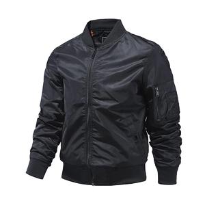 Giacca bomber MA1 nera classica con bordi a costine e fodera interna arancione